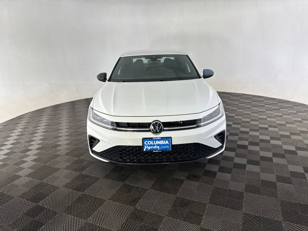 Used 2025 Volkswagen Jetta Sport FWD image 2