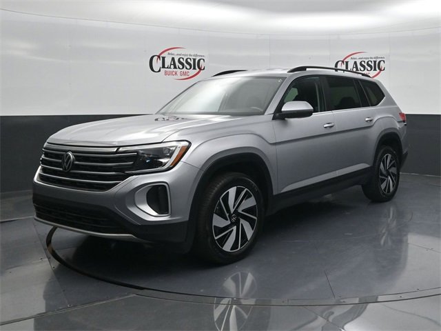 Used 2025 Volkswagen Atlas SE image 3