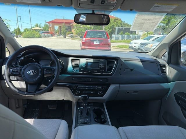 Used 2016 Kia Sedona LX w/ Option Group 020 FWD image 7