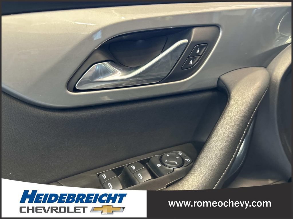 Certified 2020 Chevrolet Blazer L FWD image 11