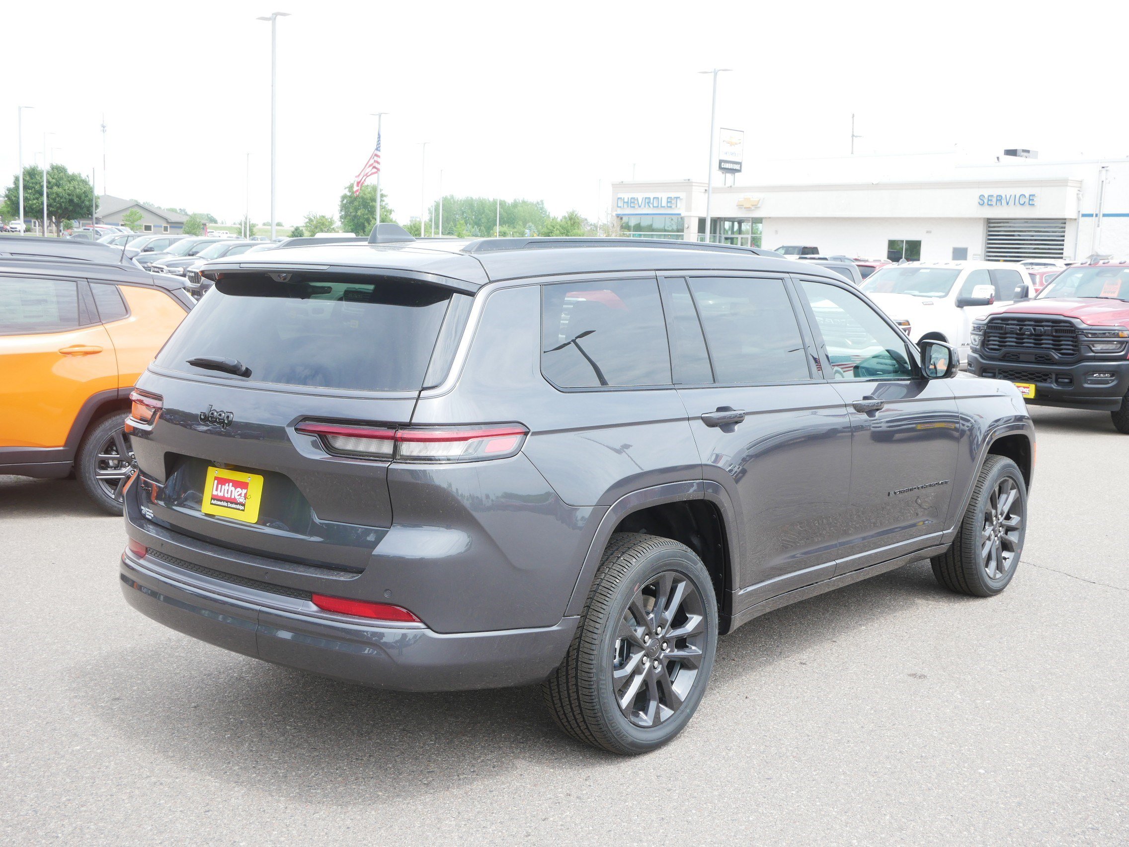 New 2026 Jeep Grand Cherokee L Limited AWD/4WD image 3