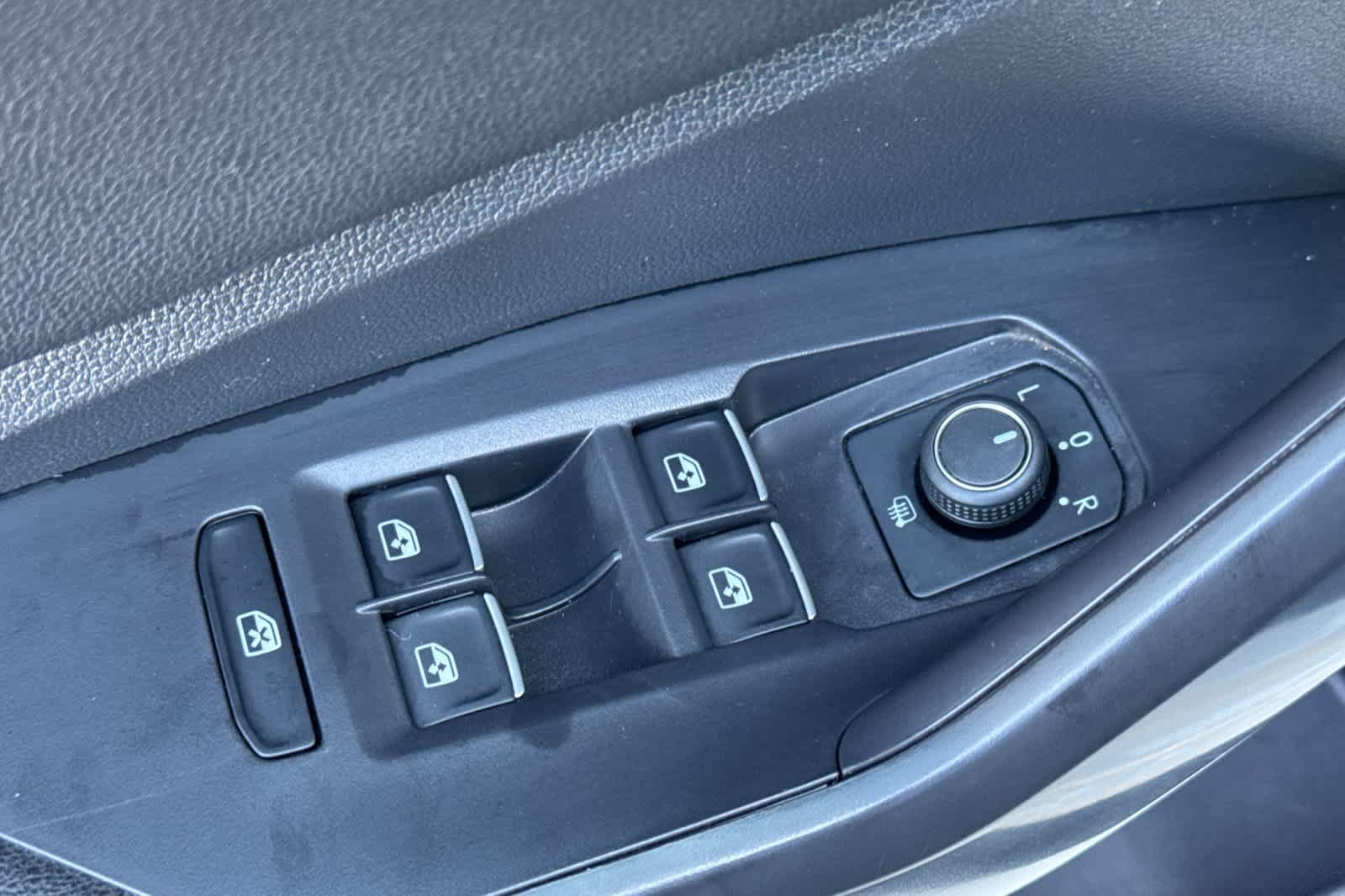 Used 2024 Volkswagen Jetta SE FWD image 13