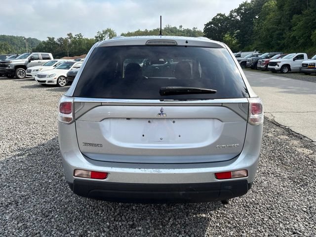 Used 2014 Mitsubishi Outlander SE AWD/4WD image 4