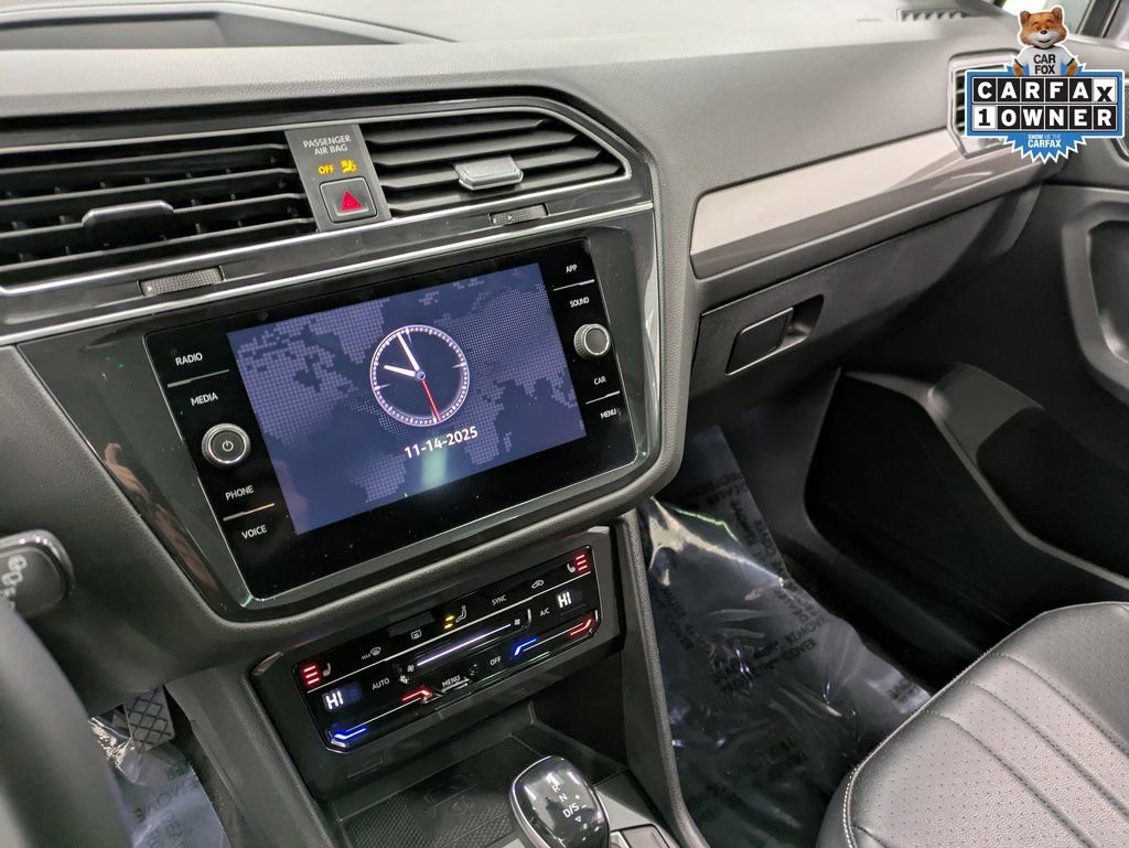 Used 2022 Volkswagen Tiguan SE w/ Panoramic Sunroof Package AWD/4WD image 13