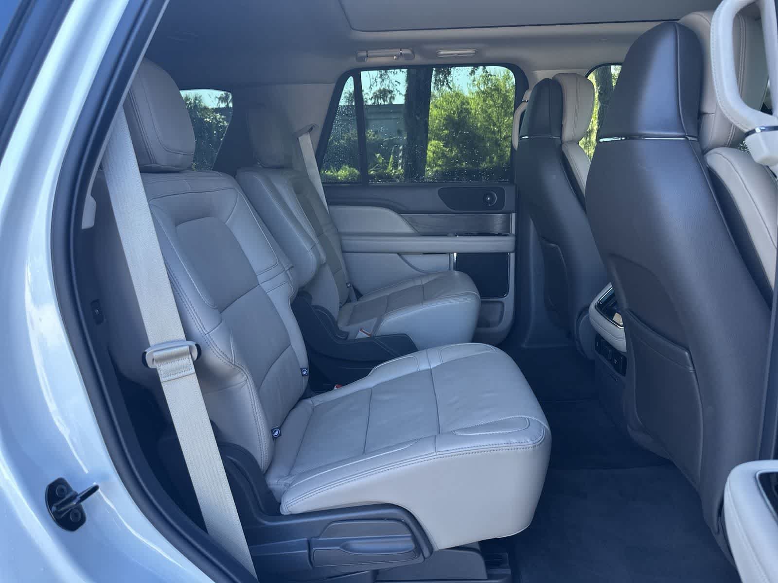 Used 2024 Lincoln Navigator Reserve AWD/4WD image 16