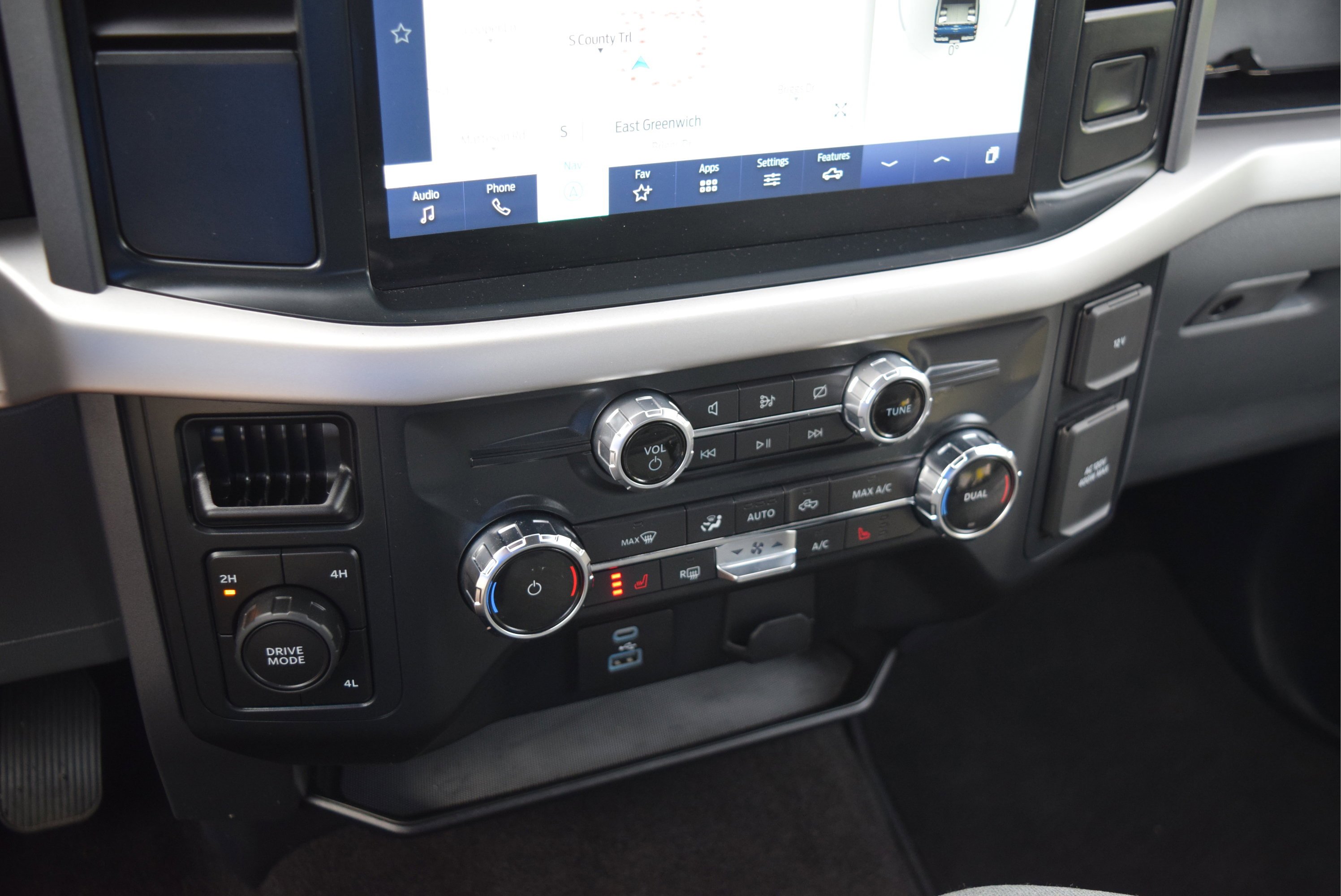 Used 2022 Ford F150 XLT w/ Equipment Group 302A High AWD/4WD image 15