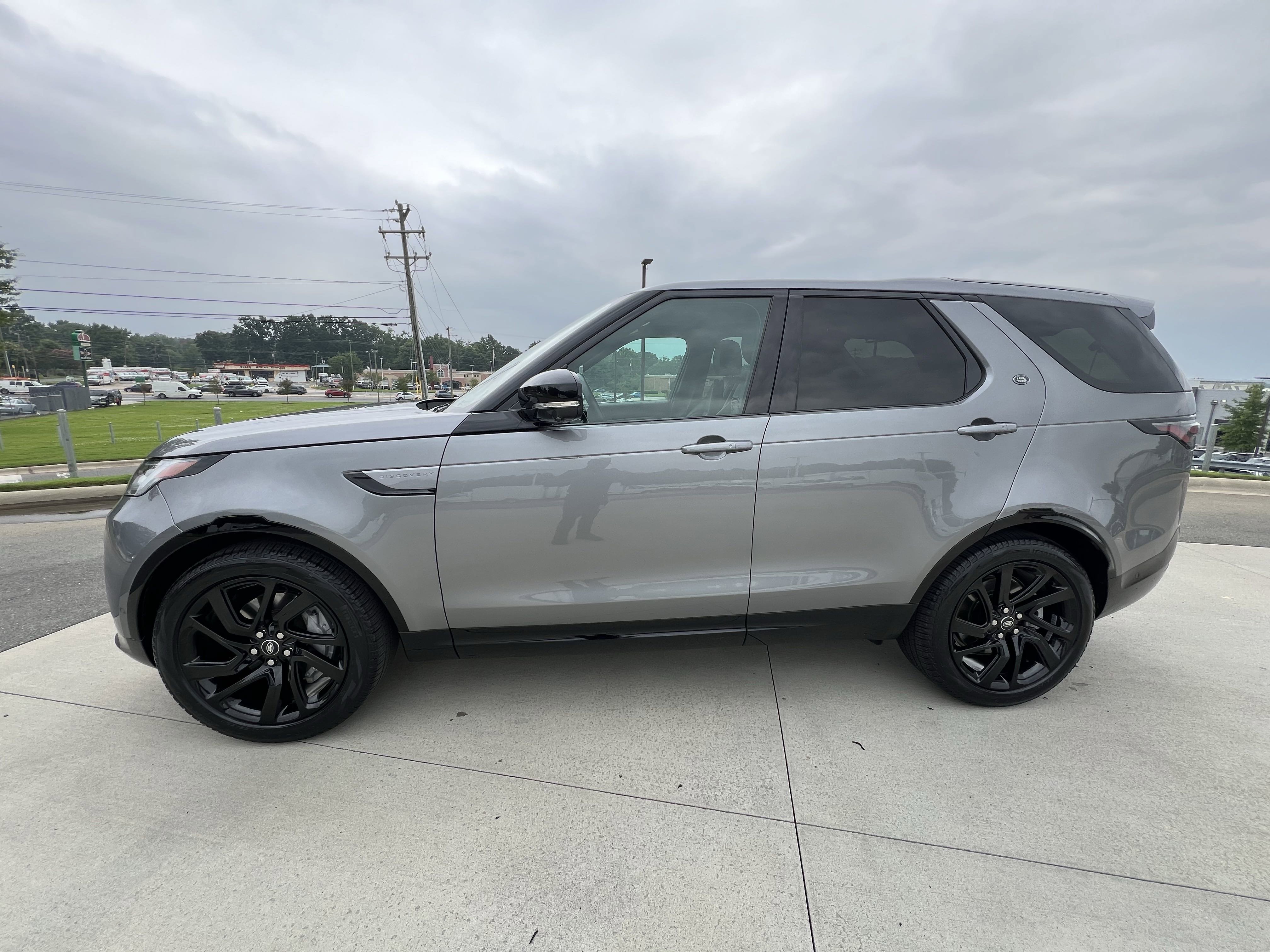 Certified 2023 Land Rover Discovery S R-Dynamic image 4