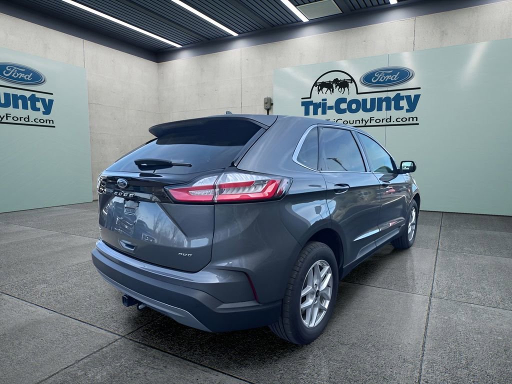 Used 2024 Ford Edge SEL w/ Convenience Package image 7