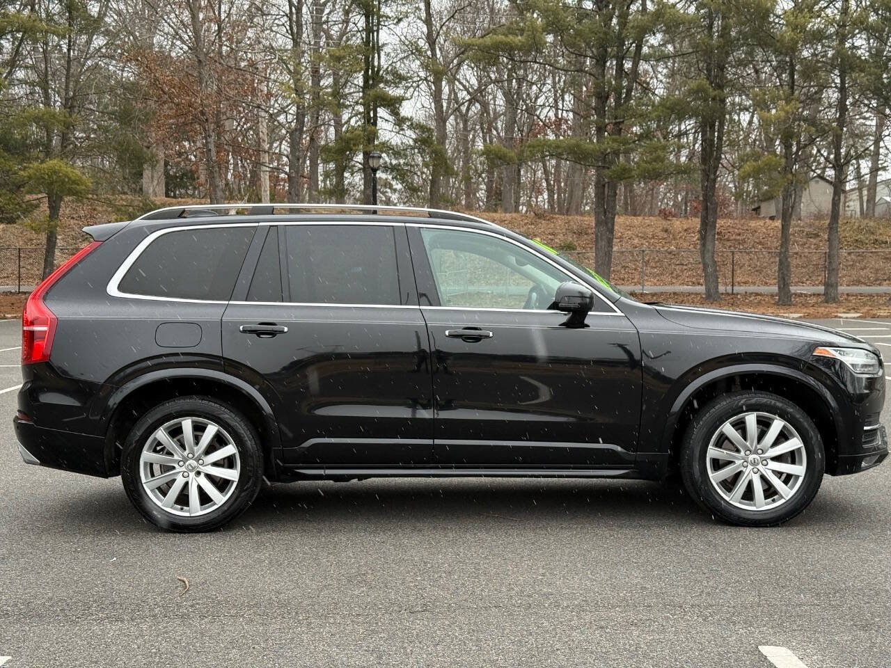 Used 2016 Volvo XC90 T6 Momentum w/ Momentum Plus Package AWD/4WD image 4