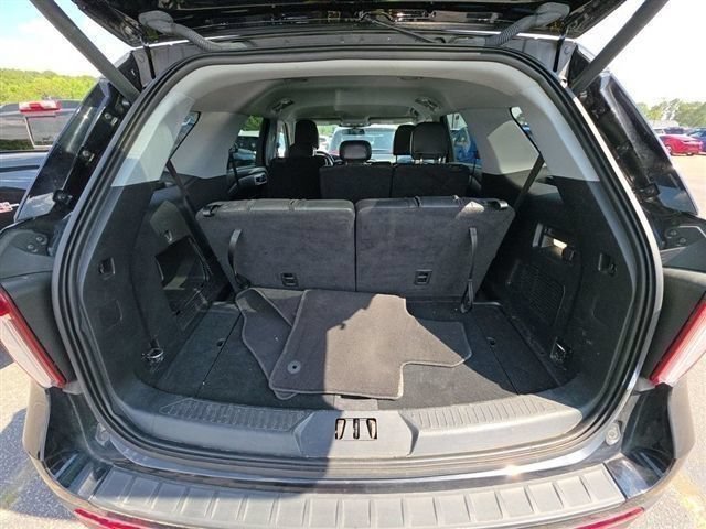 Used 2023 Ford Explorer XLT w/ Equipment Group 202A AWD/4WD image 5