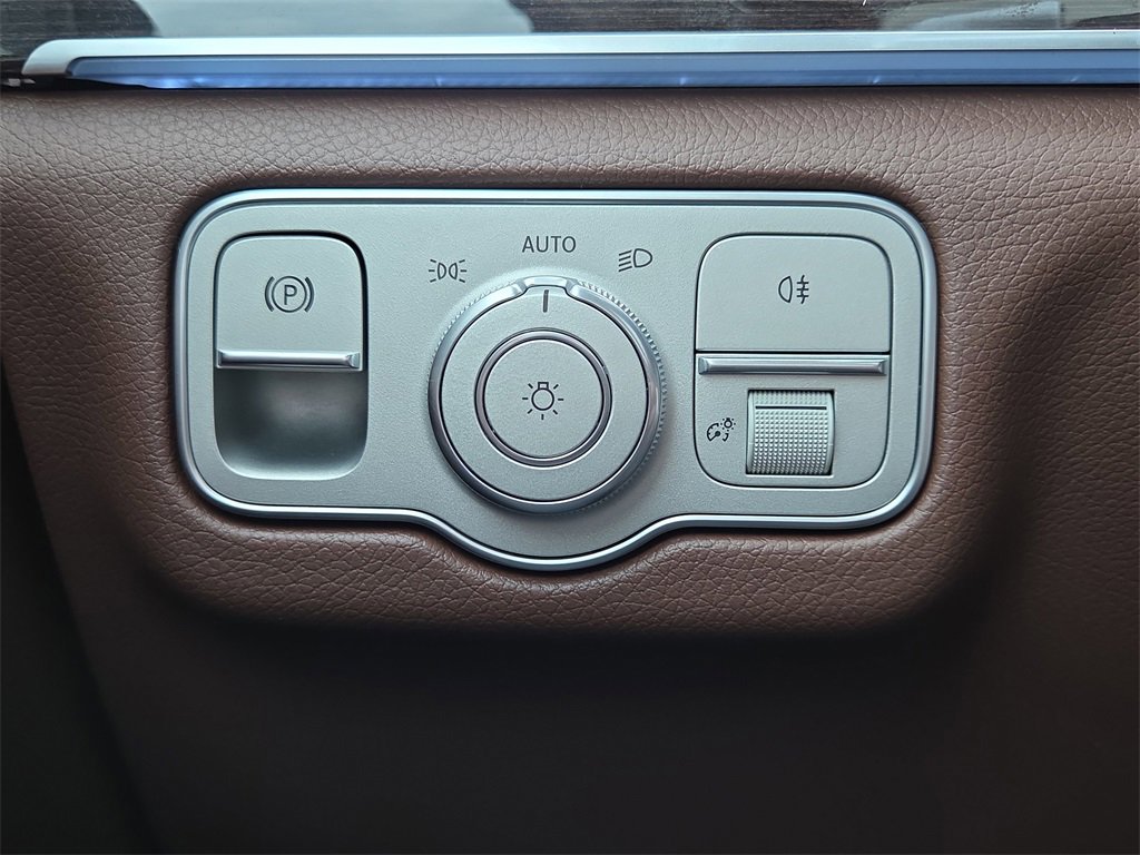 New 2026 Mercedes-Benz GLS 450 4MATIC image 29