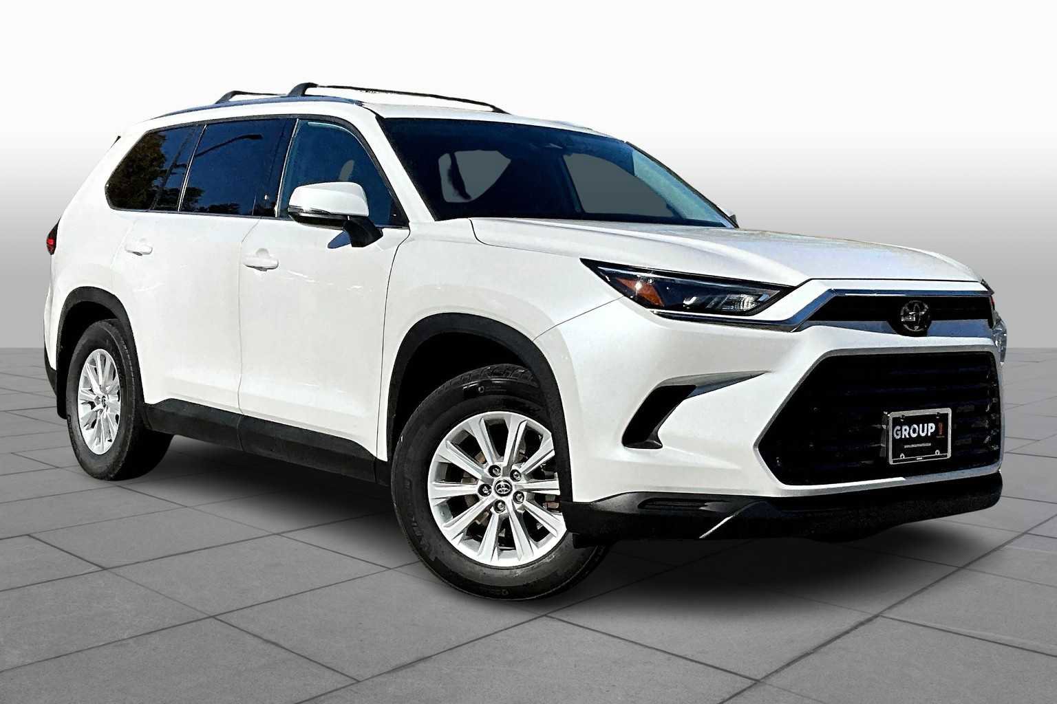Used 2024 Toyota Grand Highlander XLE image 2