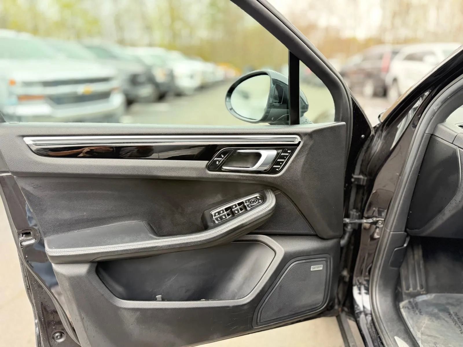 Used 2018 Porsche Macan S AWD/4WD image 34