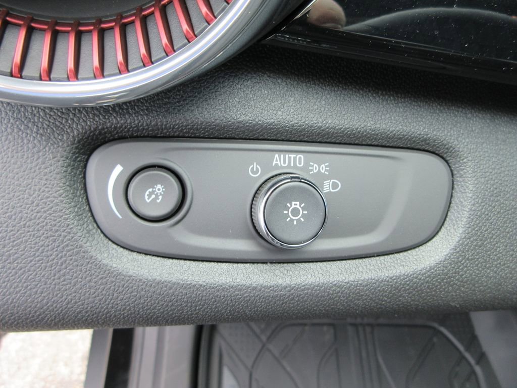 New 2026 Chevrolet Trax RS w/ Sunroof Package FWD image 23