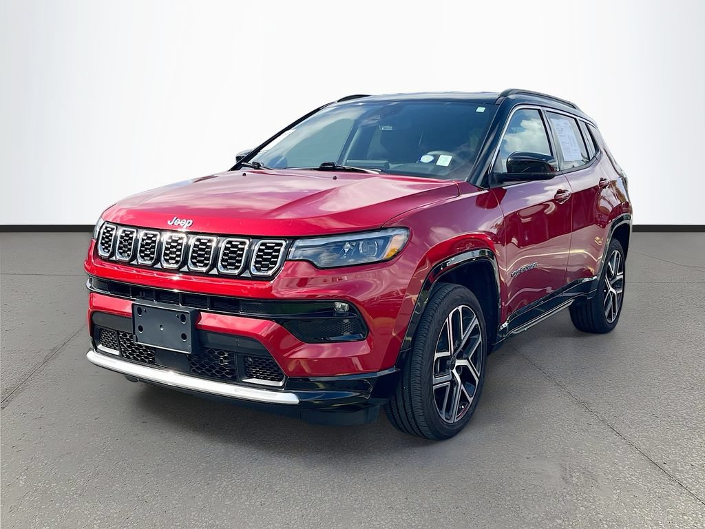 Certified 2025 Jeep Compass Limited w/ Elite Group AWD/4WD image 3
