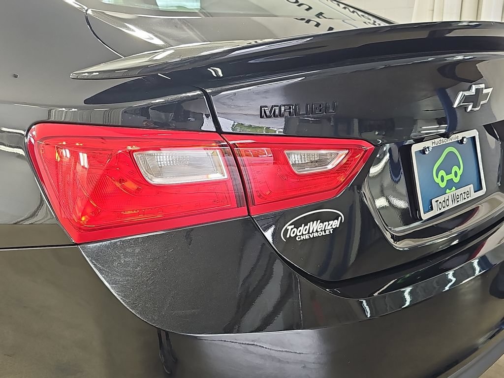 Used 2020 Chevrolet Malibu RS FWD image 38