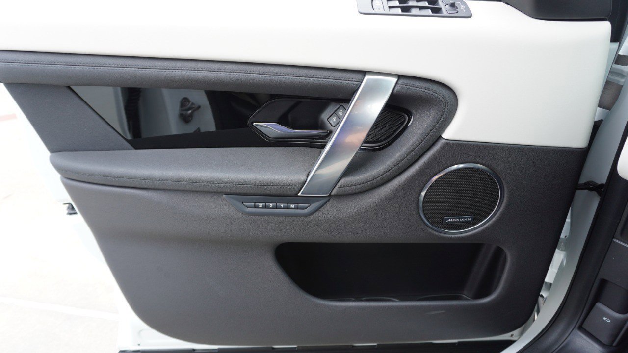 Used 2025 Land Rover Discovery Sport S image 20