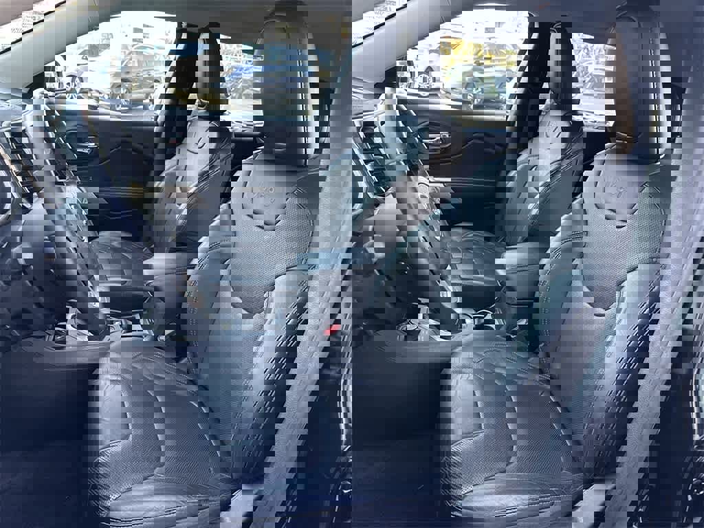 Used 2018 Jeep Cherokee Limited w/ Technology Group image 11