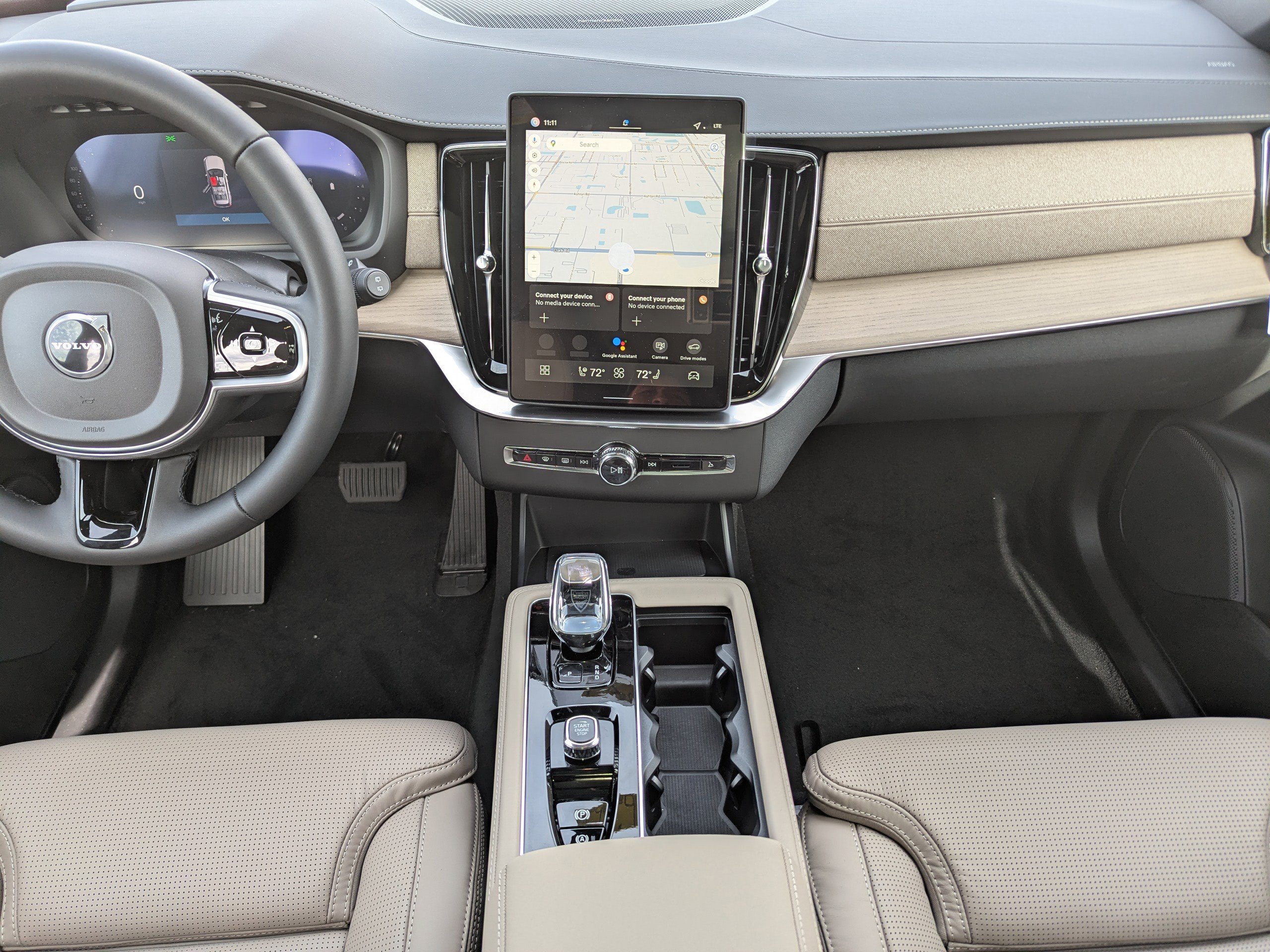 New 2026 Volvo XC90 B6 Ultra w/ Protection Package image 13