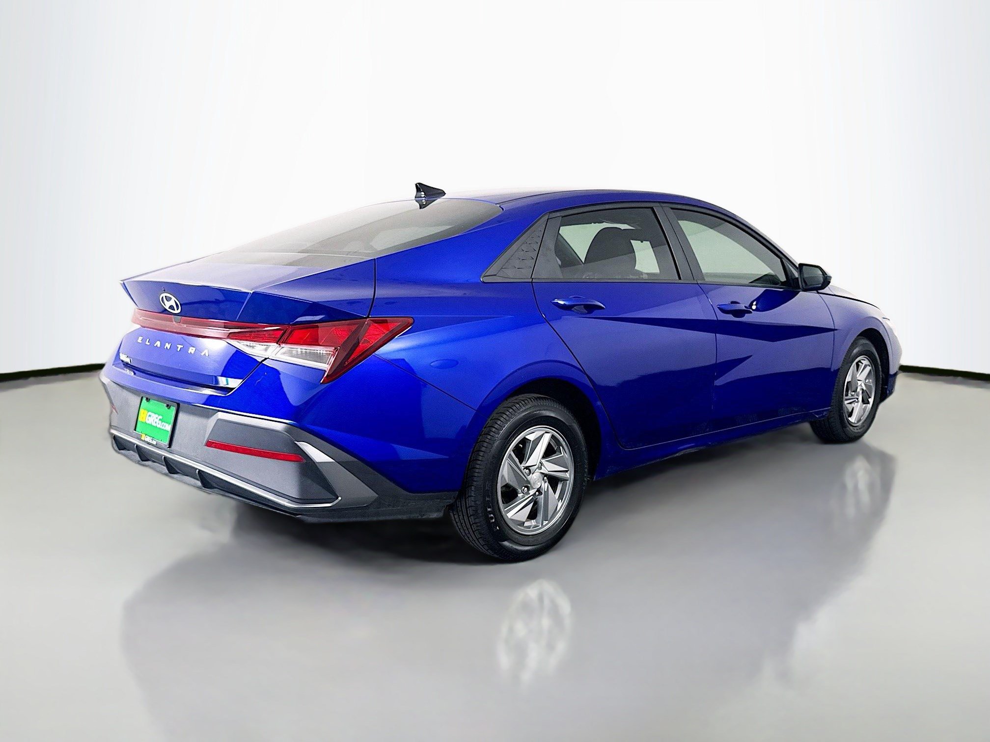 Used 2024 Hyundai Elantra SE FWD image 10