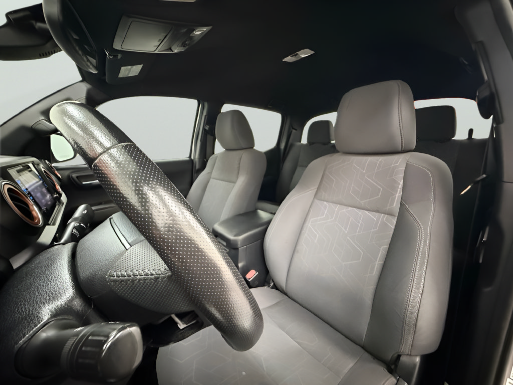 Used 2019 Toyota Tacoma TRD Sport w/ Technology Package AWD/4WD image 10