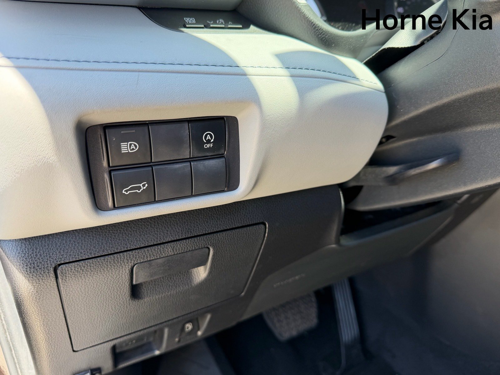 Used 2023 Toyota Highlander XLE FWD image 23