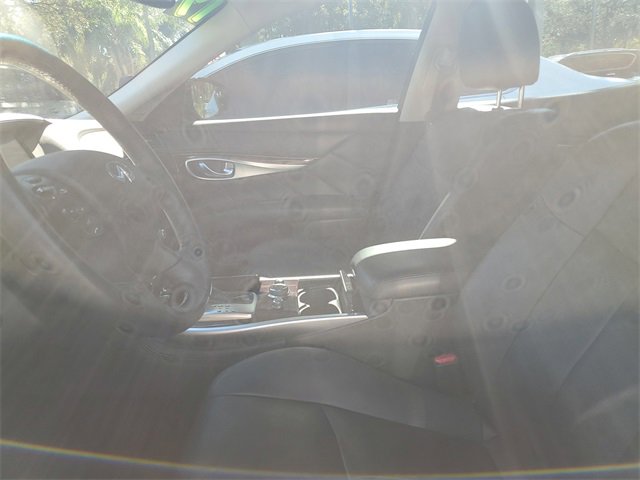 Used 2019 INFINITI Q70 Luxe image 20