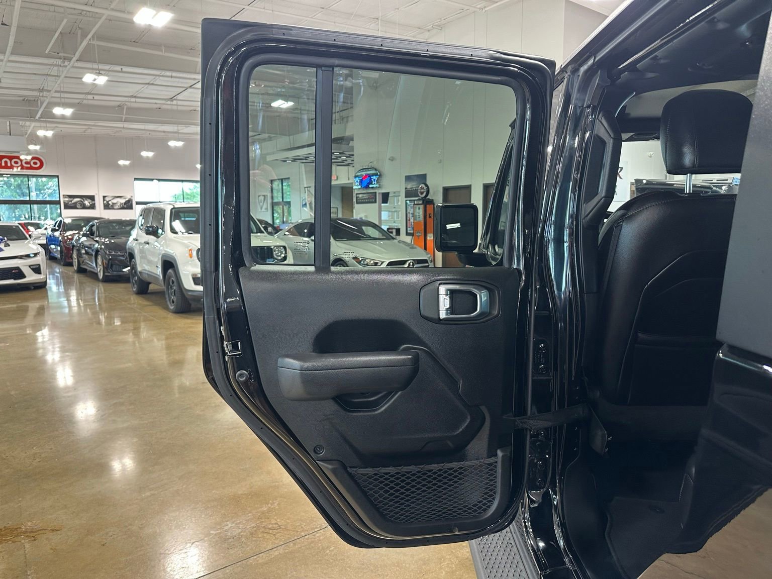 Used 2022 Jeep Gladiator Sport AWD/4WD image 36