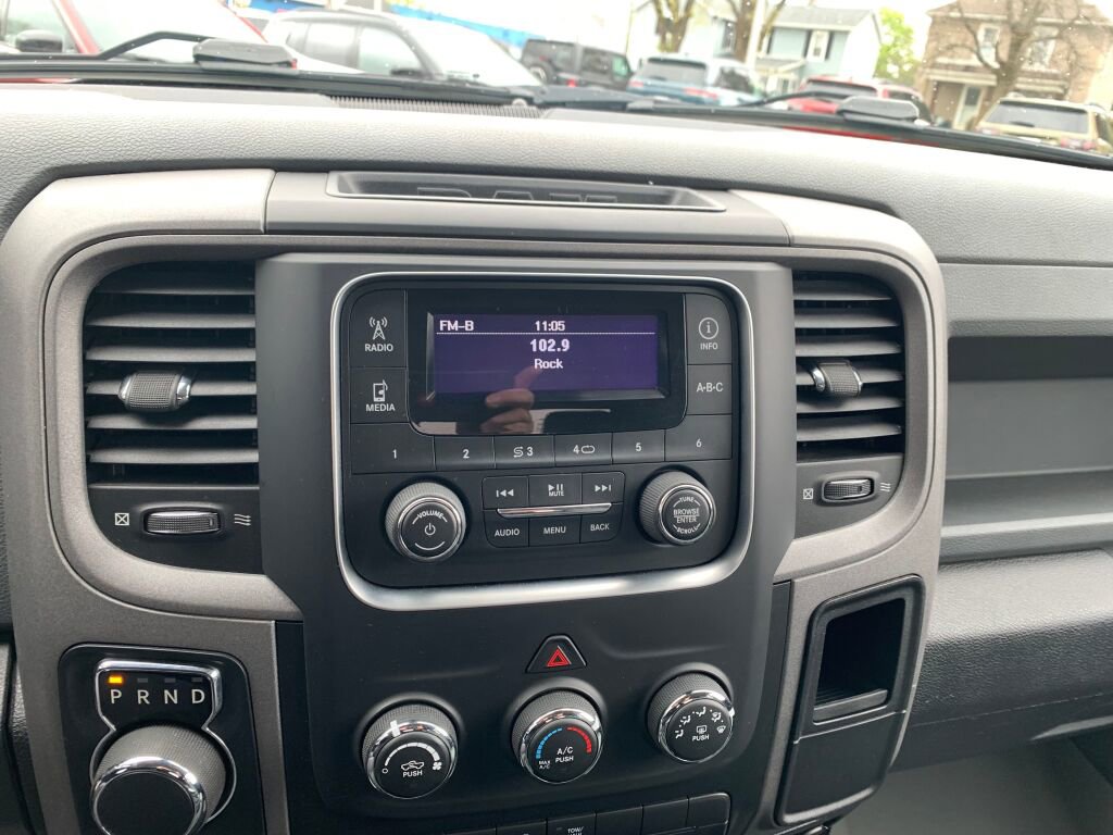 Used 2017 RAM 1500 Express AWD/4WD image 16