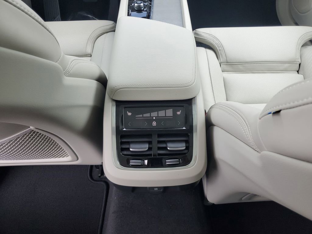 New 2026 Volvo V60 B5 Cross Country Ultra w/ Protection Package Premier image 13