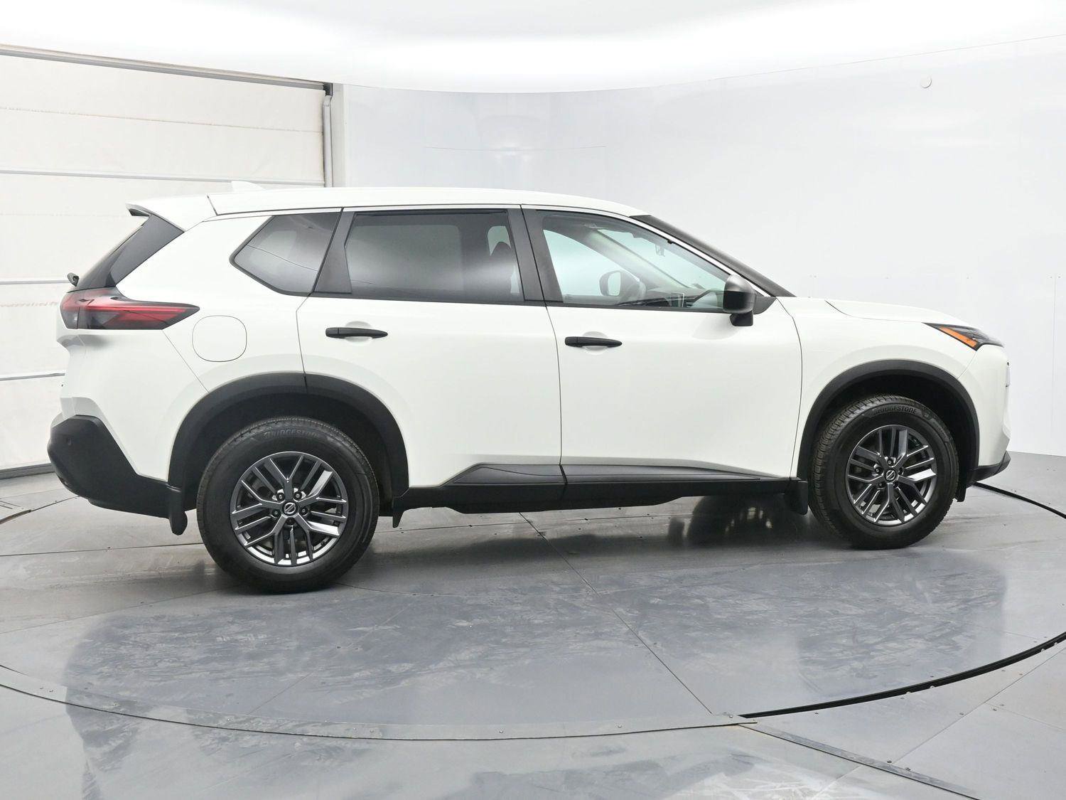 Used 2021 Nissan Rogue S AWD/4WD image 26