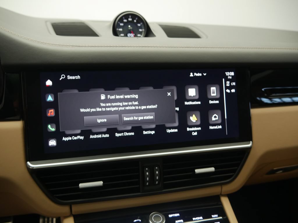 Certified 2023 Porsche Cayenne Turbo AWD/4WD image 40