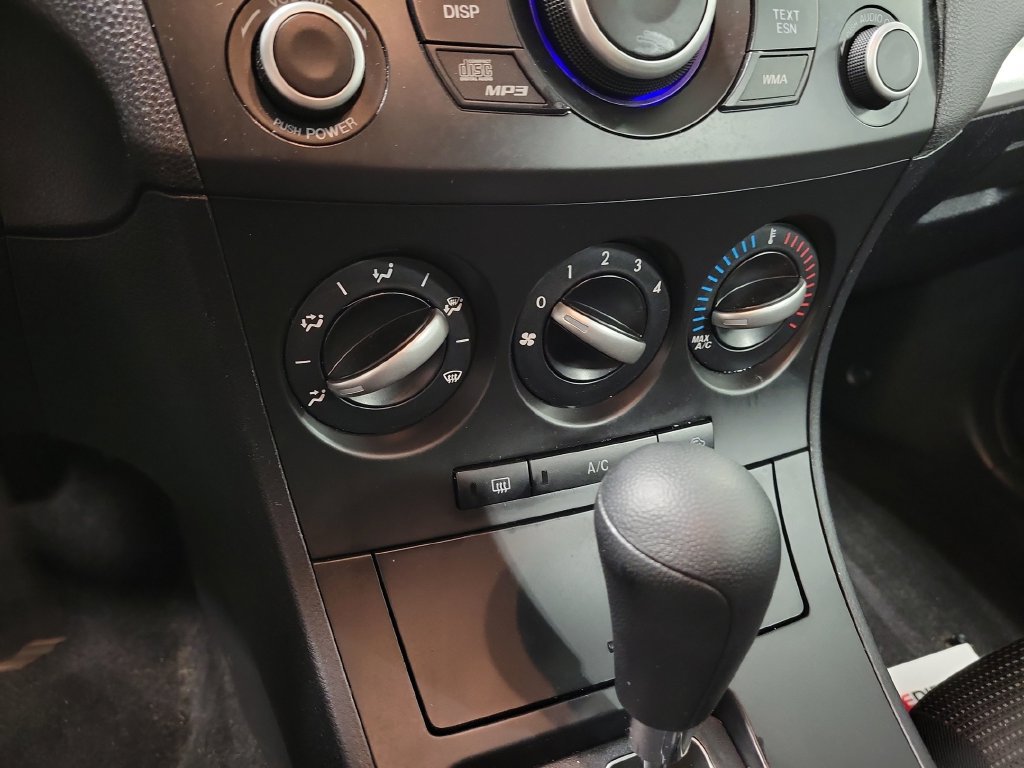 Used 2012 MAZDA MAZDA3 i Touring FWD image 20