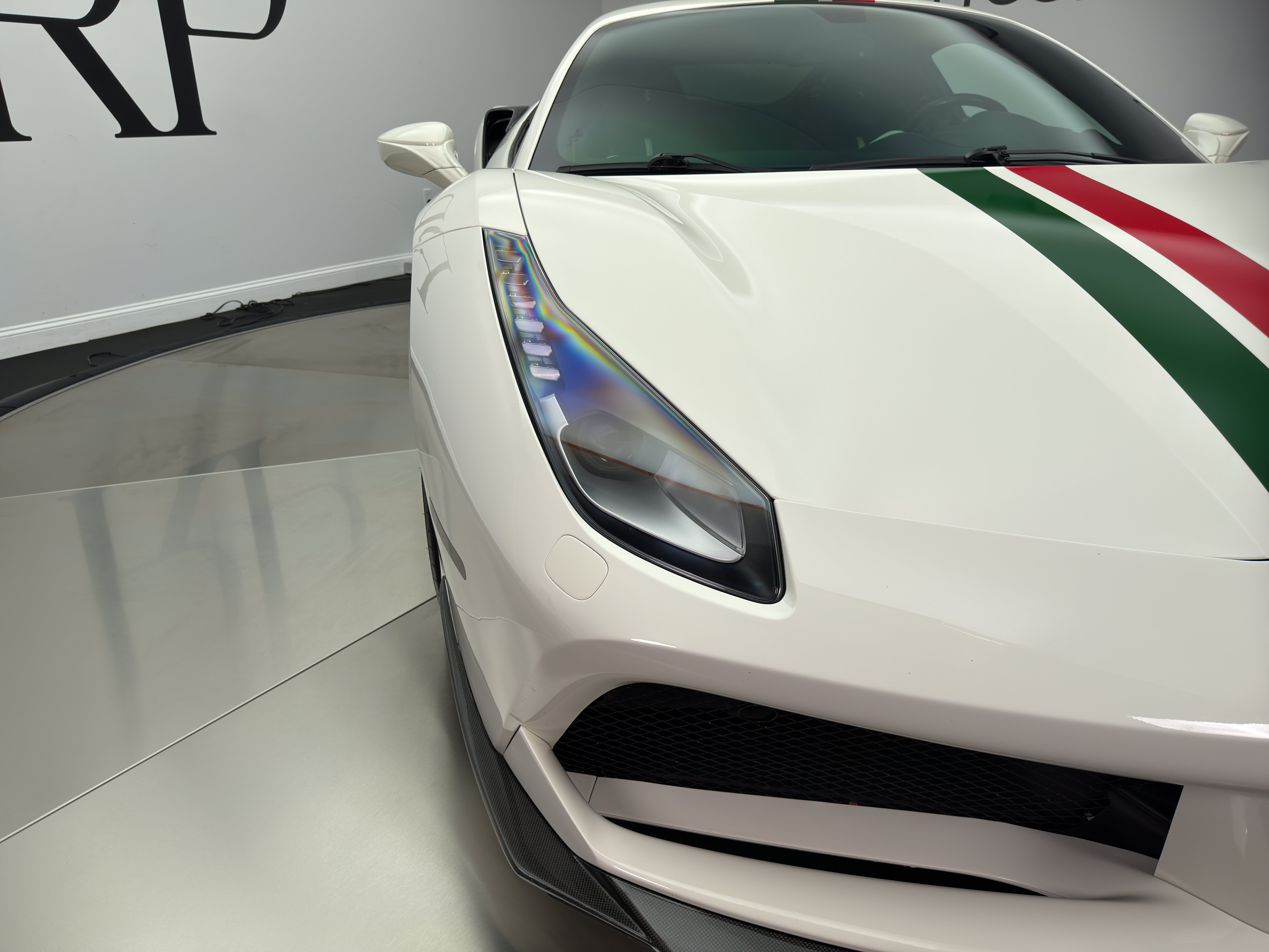 Used 2016 Ferrari 488 GTB RWD image 12