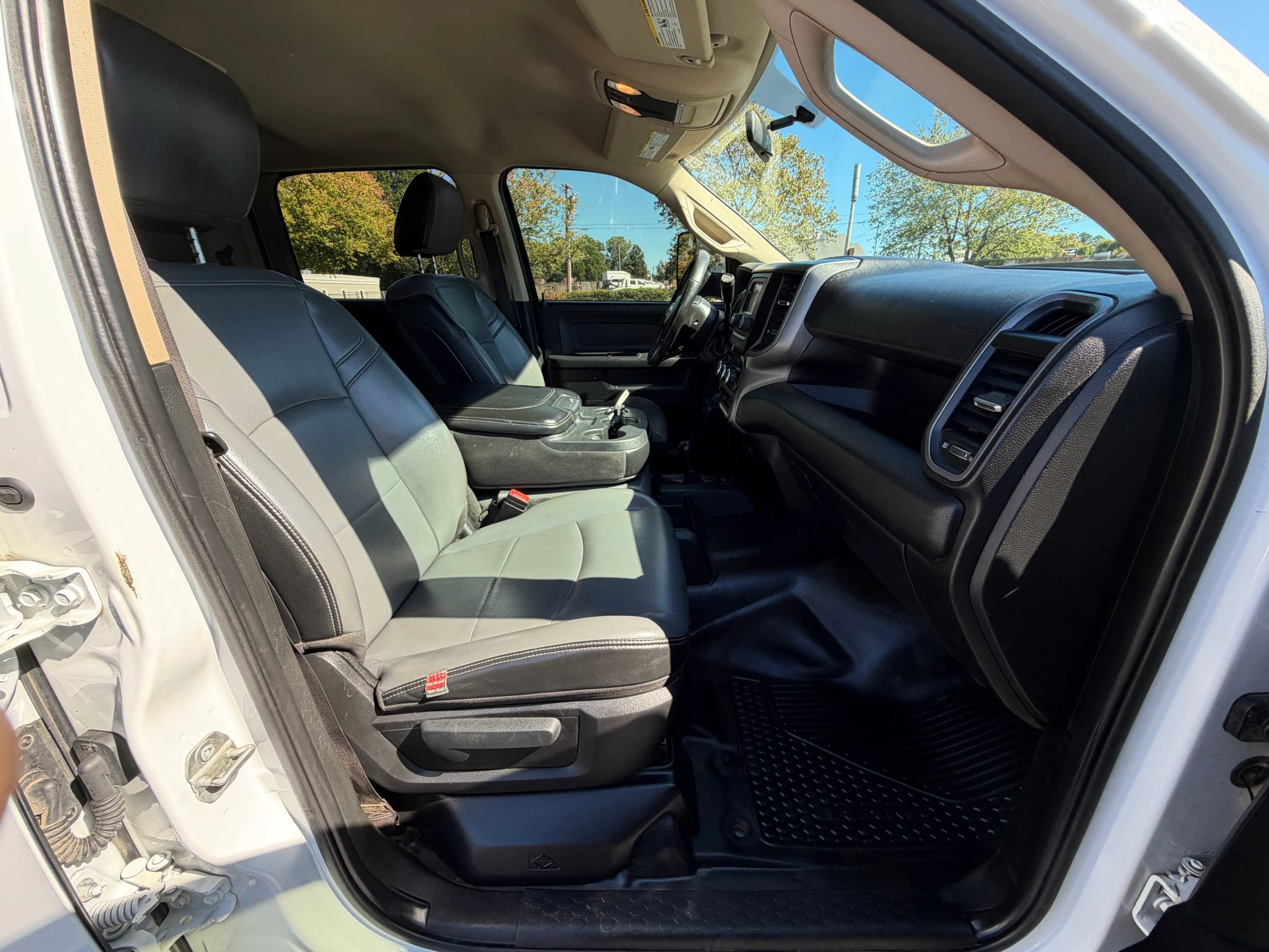 Used 2020 RAM 4500 Tradesman w/ Chrome Appearance Group AWD/4WD image 21