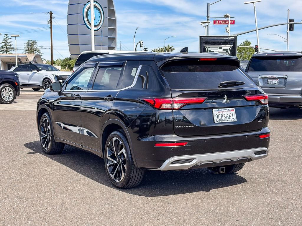 Used 2022 Mitsubishi Outlander SEL image 2