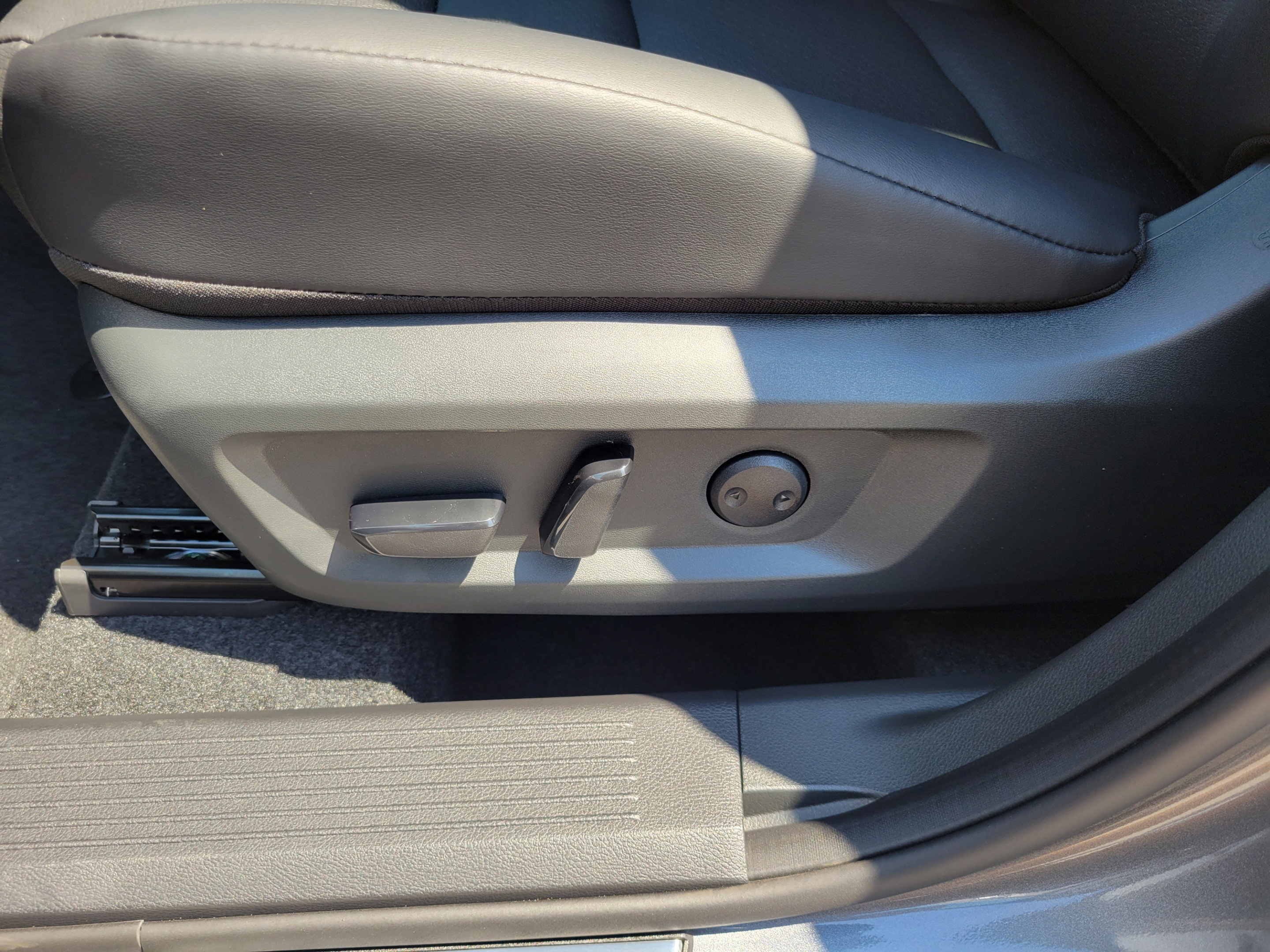 New 2026 Nissan Rogue Dark Armor FWD image 19