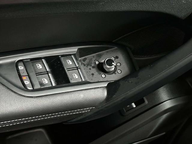 Used 2023 Audi Q5 2.0T Premium Plus w/ Premium Plus Package AWD/4WD image 12