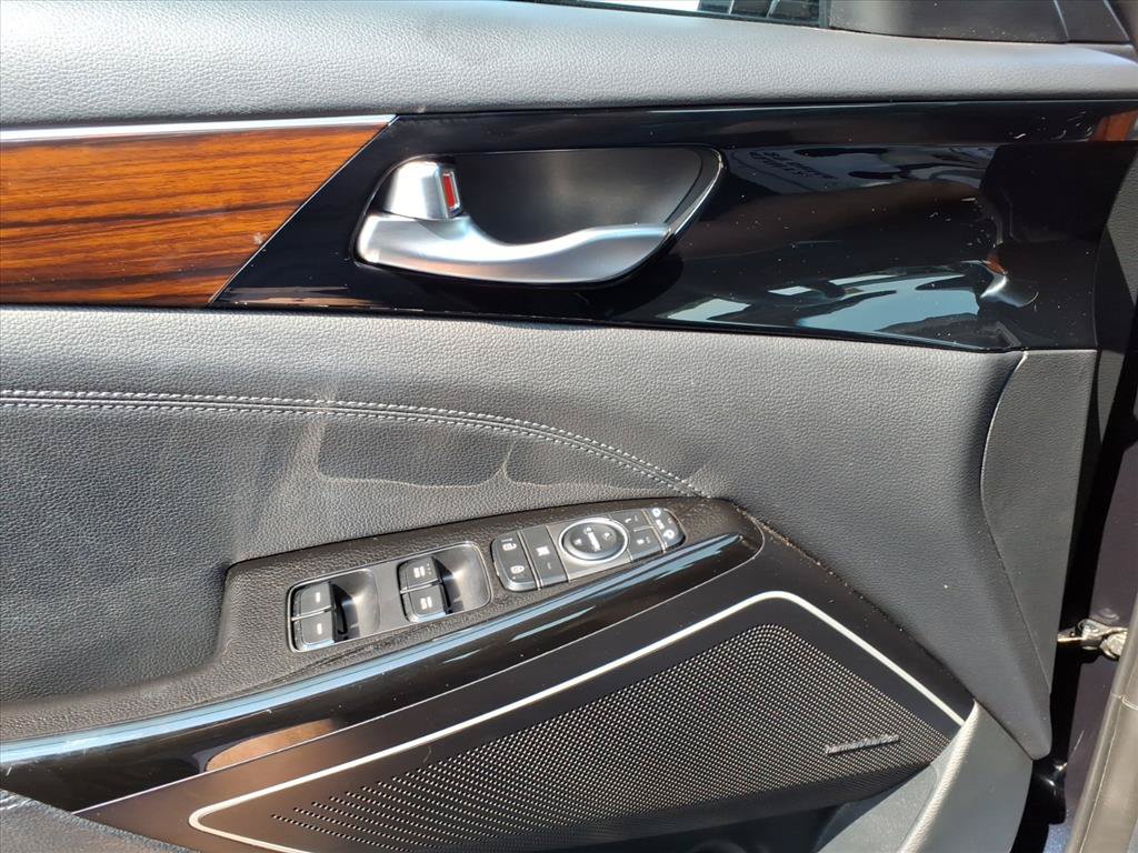 Used 2019 Kia Cadenza Technology FWD image 15