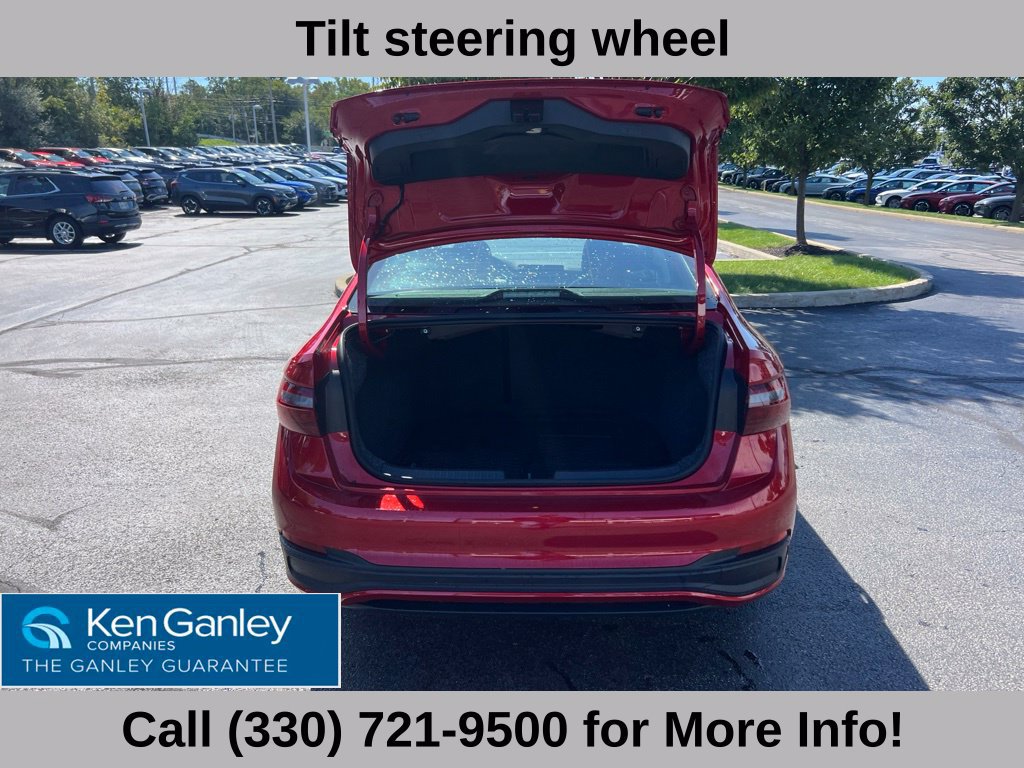 Used 2026 Volkswagen Jetta SE FWD image 46
