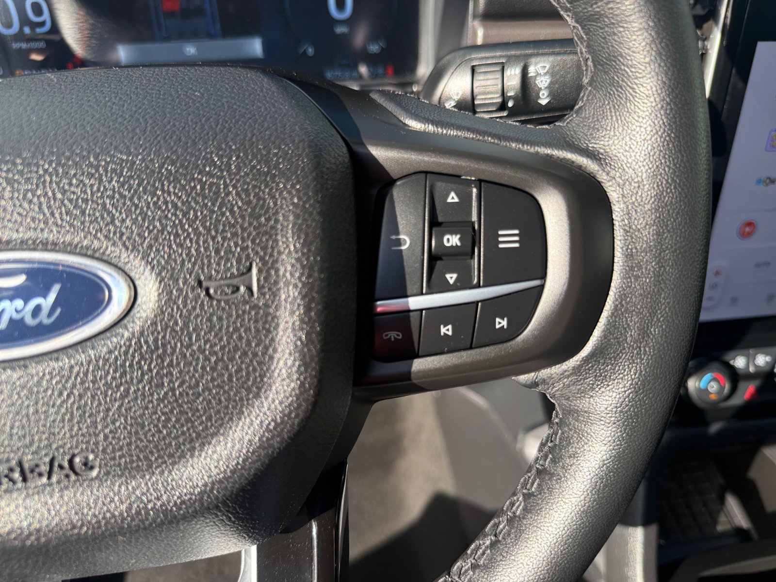 Used 2024 Ford Ranger Lariat w/ FX4 Off-Road Package image 18