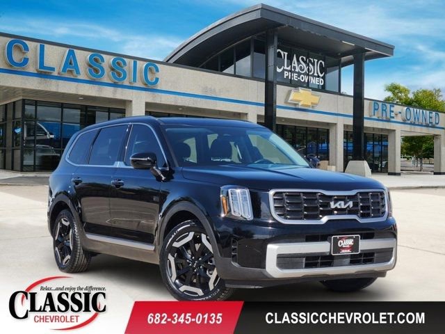 Used 2023 Kia Telluride S w/ S Sunroof Package