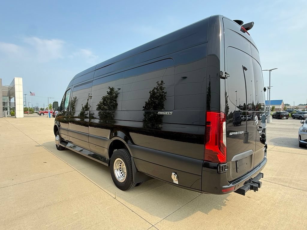 Used 2023 Mercedes-Benz Sprinter 3500 image 3