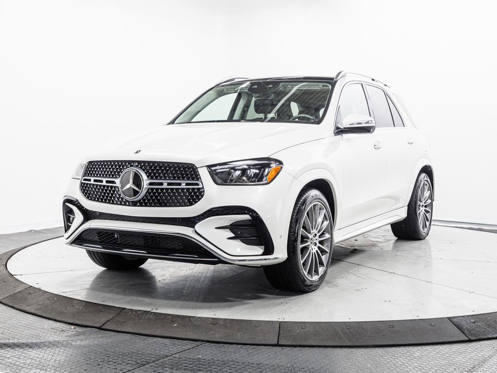 Used 2024 Mercedes-Benz GLE 450e 4MATIC w/ AMG Line Exterior image 3