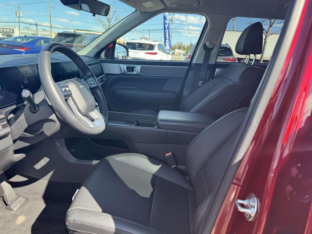 Used 2025 Hyundai Santa Fe SEL image 13