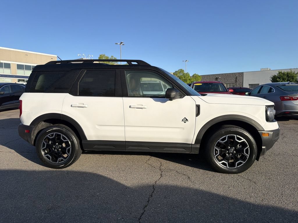 Used 2025 Ford Bronco Sport Outer Banks w/ Outer Banks Tech Package+ AWD/4WD image 2