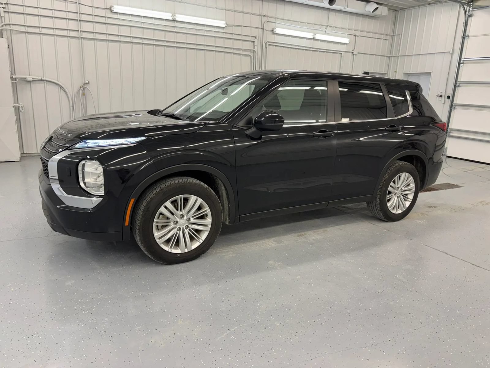 Used 2024 Mitsubishi Outlander ES