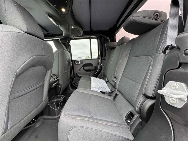 New 2025 Jeep Gladiator Sport image 17