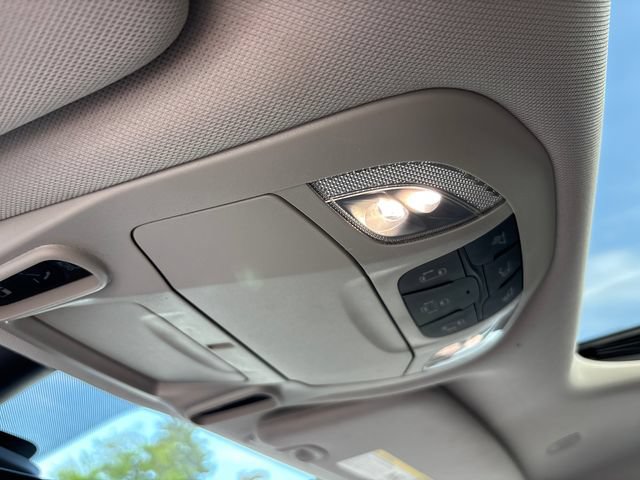 Used 2024 Chrysler Pacifica Limited FWD image 28