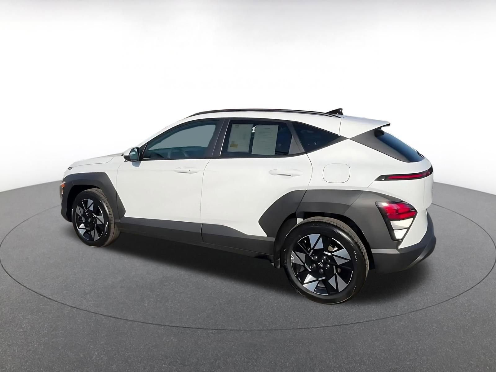 Used 2025 Hyundai Kona SEL image 10
